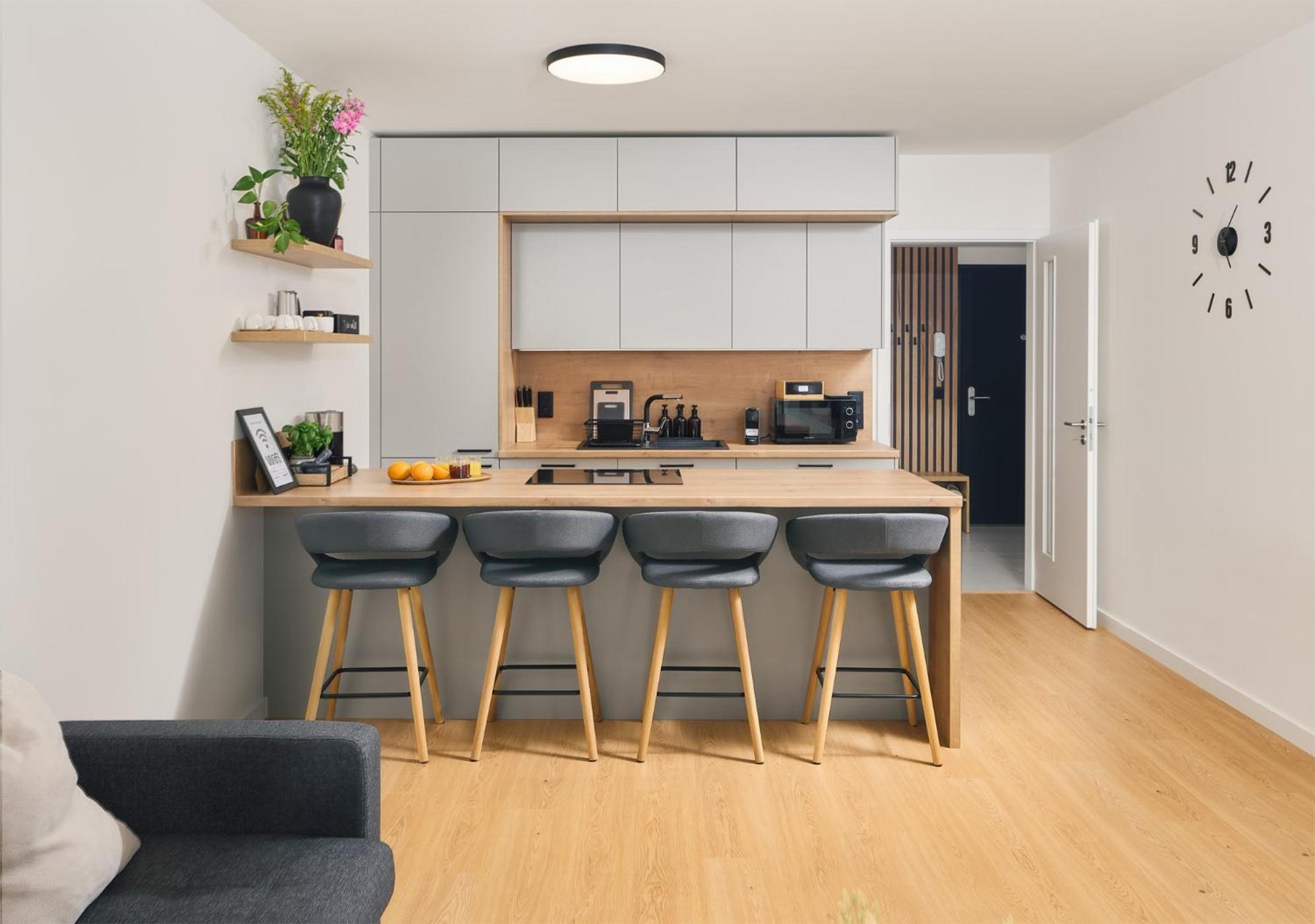 Beta Home - Garage, Air Condition, Garden, At Metro Prague Exterior photo